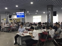 王若文老师7月14日来到广东某集团讲授了一期精彩无比的《打造高效能团队领导艺术》