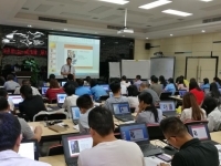 8月11-12日【刘凌峰老师】为惠州市某企业的80多位中层干部分享《PPT从设计思想到完美呈现》